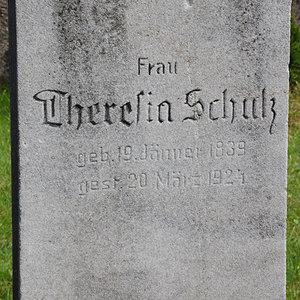 Schulz Theresia