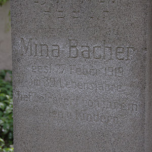 Bacher Mina