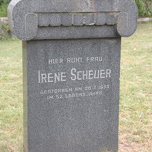 Scheuer Irene