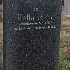 Ries Hella