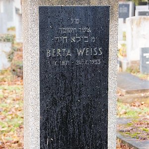 Weiss Berta