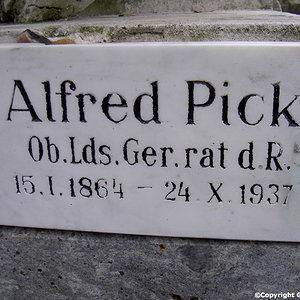 Pick Alfred Dr.