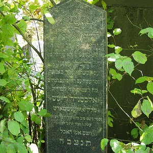 Tombstone Hebrew 10