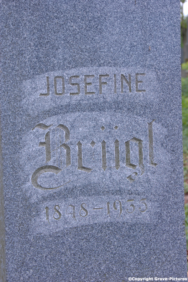 Brügl Josefine