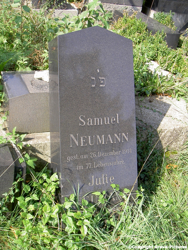Neumann Julie