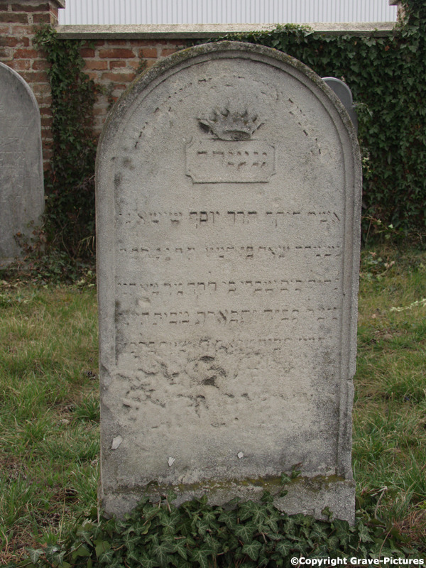 Tombstone Hebrew 33