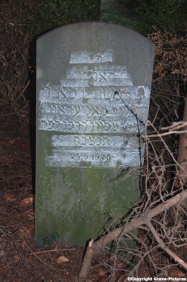 Tombstone Hebrew 5
